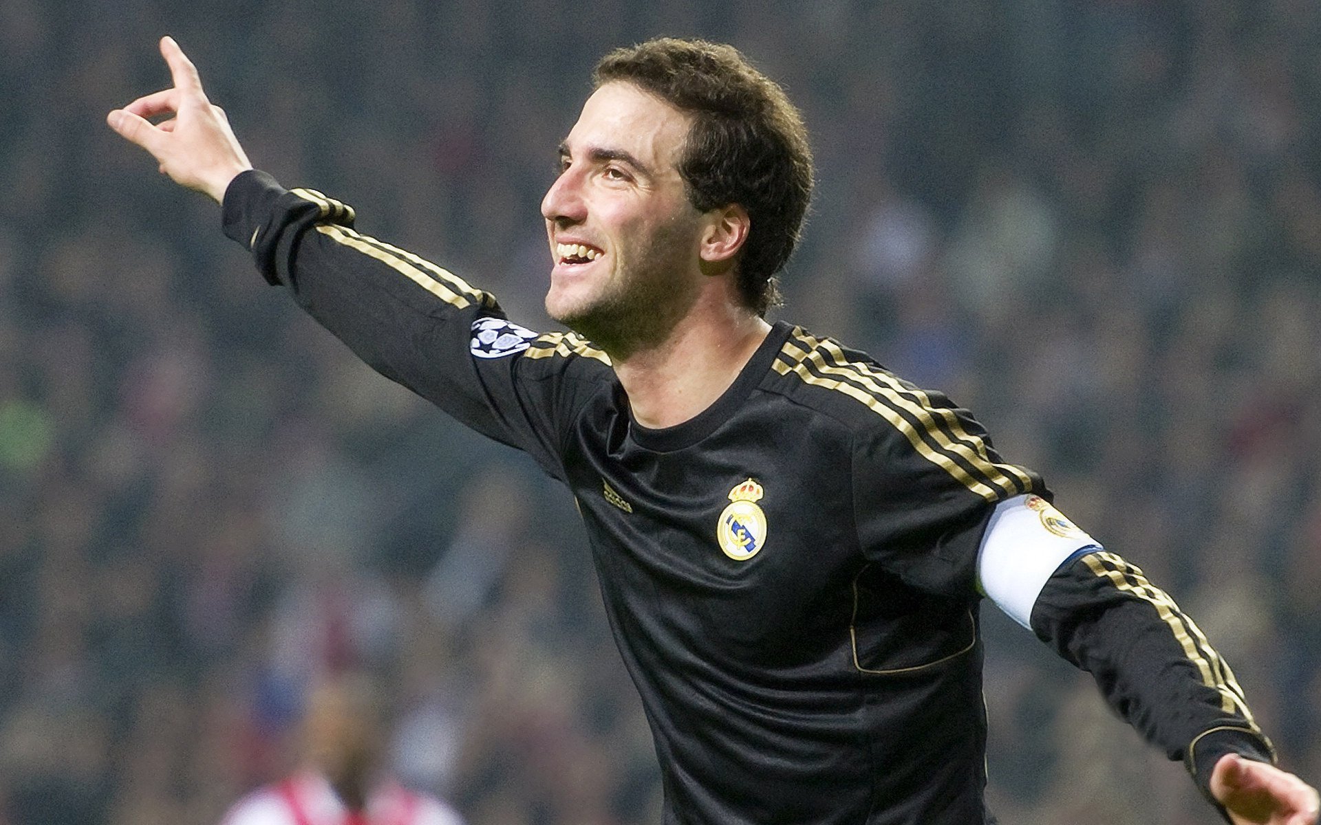 北欧风暴席卷绿茵场，东方利剑闪耀里斯本—瑞典队战术碾压葡萄牙，林高远惊艳四座