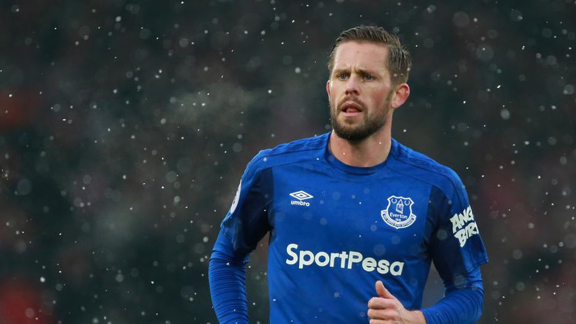 爱游戏-库里让比赛提前失去悬念，活塞狂胜马刺